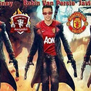 Rooney robin van persie and hernandez in action film.jpg